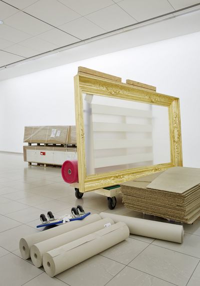 Danica Dakić. Safe Frame