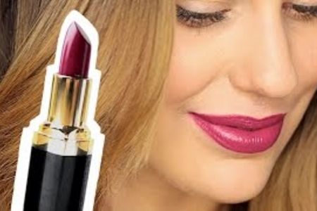 Es gibt viele verschiedene Lippenstift-Tricks, um den Mund voller und sinnlicher wirken zu lassen