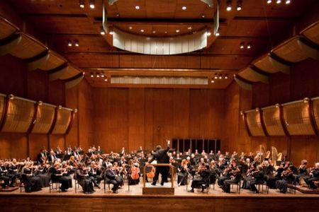 New York Philharmonic & Gilbert bei den Festspielen in Dresden