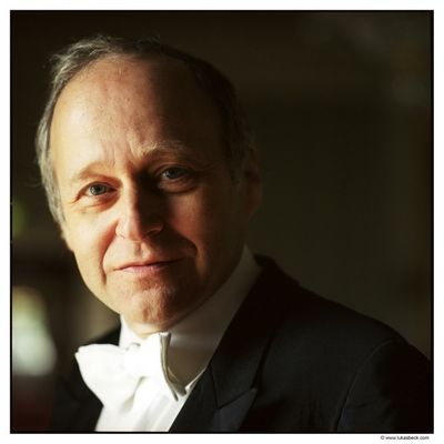 Adam Fischer ist frueherer GMD des Staatstheaters Kassel und Gruender der Kasseler Mahler-Festtage
