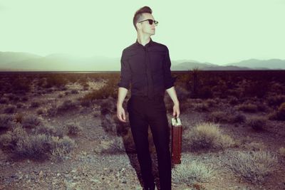 Panic at the disco verspruehen funkelnden, synthiebasierten, trommelschweren Sound