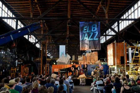 Elbjazzbuehne im Hafenmuseum Hamburg