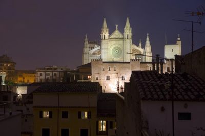 Exklusiver Blick von der Dachterrasse des Hotel TRES auf die Kathedrale La Seu in Palma de Mallorca