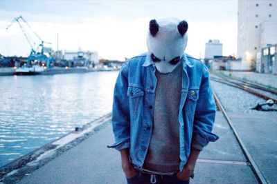 Cro ist ein erfolgreicher junger deutscher Rapper