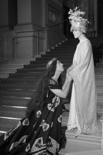 Premiere im Burgtheater - die Kroenung des richard III