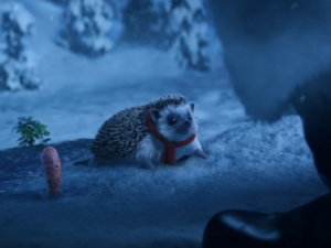 Im Xmas-Spot von Aldi begleitet Igel Harry die Karotte Kevin auf seiner abenteurlichen Reise nach Hause Im Xmas-Spot von Aldi begleitet Igel Harry die Karotte Kevin auf seiner abenteurlichen Reise nach Hause
