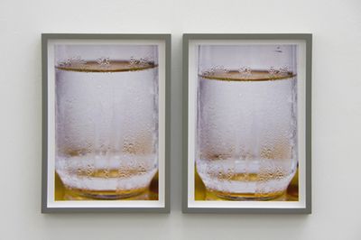 Installationsansichten der Ausstellung Thomas Florschuetz. GLAS/WASSER, Galerie m Bochum