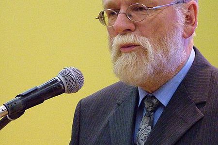Rudolf Fischer, Vorsitzender seit 2007, Esperanto, die Internationale Sprache, feiert ihren 125. Geburtstag in Deutschland Am 24.11.1887, also vor 125 Jahren, erschien eine kleine Broschüre mit dem Titel „Internationale Sprache, Vorrede und vollständiges Lehrbuch“ des Dr. Esperanto. Das Pseudonym Ludwig Zamenhofs, des Initiators der Sprache, wurde später zu deren Namen.