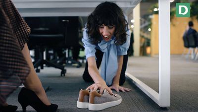 Anschleichen zum Schuhdiebstahl? Das geht schief