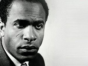 Franz Fanon war ein Mann mit vielen Gesichtern Franz Fanon war ein Mann mit vielen Gesichtern
