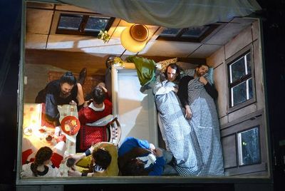 Theater  in Mainz: Märchen mal anders  Jan-Christoph Gockel inszeniert „Grimm. Ein deutsches Märchen“