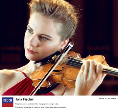 Julia Fischer ist ohne Zweifel eine der vielseitigsten Musikerinnen
