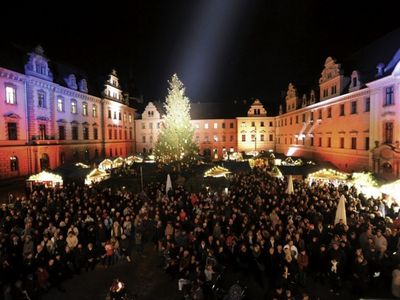 Prunkvolle Atmosphaere herrscht auf dem Thurn und Taxis-Weihnachtsmarkt