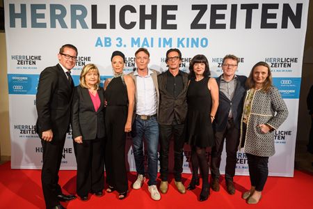 Foto: v.l.n.r. Holger Fuchs, Dr. Barbara Buhl, Katja Riemann, Oliver Masucci, Oskar Roehler, Jutta Mueller, Dr. Goetz Schmedes und Christina Bentlage