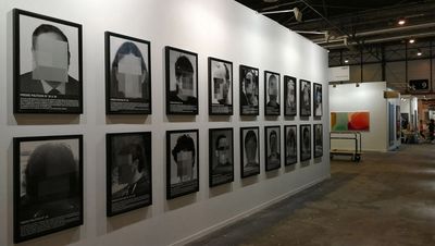 Installation mit Fotoserie am Stand der Galerie Helga de Alvear, ARCO Madrid 2018