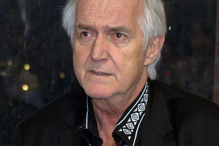 Henning Mankell hat in diesem Jahr ein neues Afrika-Buch geschrieben. Afrika ist für den schwedischen Autor eine Herzensangelegenheit. Bei seinem jüngsten Besuch in Hamburg hat er mit Ingrid von Saldern über seine Sicht auf den immer noch fernen Kontinent gesprochen - zu hören in "Das Gespräch" am Sonnabend, 29. Dezember, ab 18.00 Uhr auf NDR Kultur.