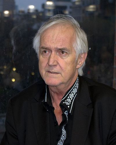 Henning Mankell hat in diesem Jahr ein neues Afrika-Buch geschrieben. Afrika ist für den schwedischen Autor eine Herzensangelegenheit. Bei seinem jüngsten Besuch in Hamburg hat er mit Ingrid von Saldern über seine Sicht auf den immer noch fernen Kontinent gesprochen - zu hören in "Das Gespräch" am Sonnabend, 29. Dezember, ab 18.00 Uhr auf NDR Kultur.