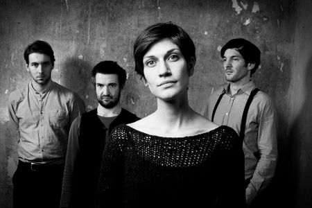 Musikvideo Kites: Gedichte, Geschichten von Alin Coen und ihrer Band