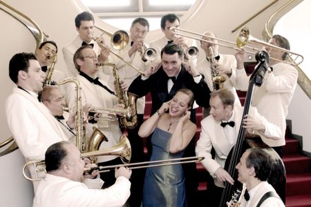 Das Swing Dance Orchestra gibt ein Konzert in der Philharmonie Essen