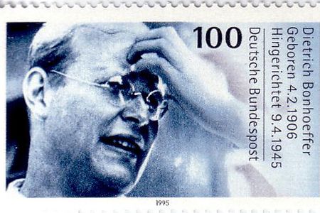 Natürlich ist Dietrich Bonhoeffer in unserer Welt präsent, und das nicht nur für den praktizierenden Christen.