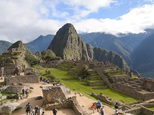 Gebaut für die Ewigkeit – Slow-Trekking-Marktführer Hauser Exkursionen bringt seine Gäste seit 1973 per pedes nach Machu Picchu im heutigen Peru und zu anderen mächtigen Inka-Stätten Gebaut für die Ewigkeit – Slow-Trekking-Marktführer Hauser Exkursionen bringt seine Gäste seit 1973 per pedes nach Machu Picchu im heutigen Peru und zu anderen mächtigen Inka-Stätten
