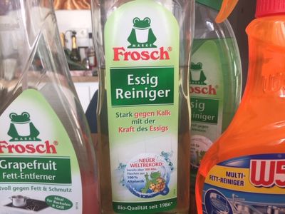Alles sauber, alles rein P&G, Henkel, Frosch, Reckitt Benckiser & Co haben ihre Werbespendings fuer Putzmittel um 24 Prozent angehoben