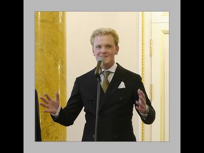 Leon Loewentraut im Puschkin Museum, seine 10 neuen Gemaelde waren sofort vorreserviert