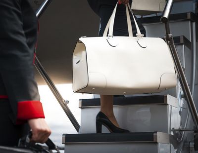 Reisebegleiter in limitierter Auflage, die speziell für weltweite Reisen entwickelt wurden und eine nahtlose Verbindung zwischen Geschäft und Freizeit schaffen