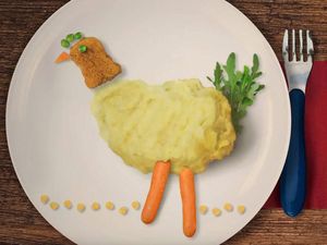 Mit einer drastischen Kampagne fordern Tierschuetzer Iglo dazu auf fuer bessere Haltungsbedingungen von Masthuehnern zu sorgen Mit einer drastischen Kampagne fordern Tierschuetzer Iglo dazu auf fuer bessere Haltungsbedingungen von Masthuehnern zu sorgen