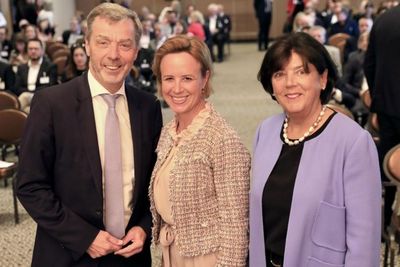 Michael Grütering, Hauptgeschäftsführer Düsseldorfer Unternehmerschaft, Julia Becker und Jutta Zülow