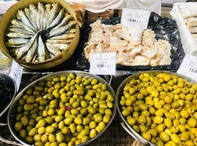 Der sonntaegliche Wochenmarkt in Santa Maria del Camí gilt als einer der schoensten Mallorcas