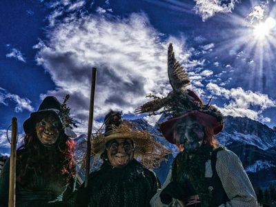Über Sagen, Hexen und Wilderei informiert die Grainauer Themenwanderung