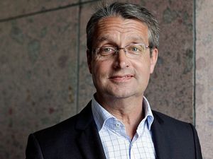 Besetzung internationaler Posten laesst sich fuer die spaeteren Geschichtsbuecher am besten in der Gleichung zusammenfassen: 14 x 0 ist 0 Gabor Steingart meint, Merkels Bilanz bei der Besetzung internationaler Posten laesst sich fuer die spaeteren Geschichtsbuecher am besten in der Gleichung zusammenfassen: 14 x 0 ist 0
