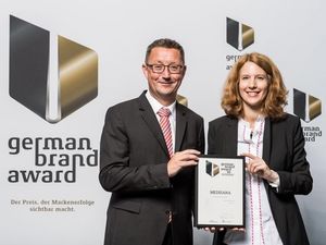 Der zweite Erfolg für Medisana in nur sechs Monaten. Medisana gewinnt den Plus X Award in gleich drei Kategorien, worueber sich Marco Getz und Anja Schimmelpfennig Head of Marketing EMEA besonders freuen Der zweite Erfolg für Medisana in nur sechs Monaten. Medisana gewinnt den Plus X Award in gleich drei Kategorien, worueber sich Marco Getz und Anja Schimmelpfennig Head of Marketing EMEA besonders freuen