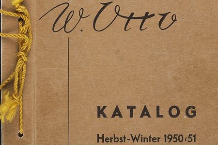 Der erste Katalog des Haendlers Otto war noch handgebunden. Der Katalog war ein Zeichen unseres westdeutschen Wirtschaftswunders, warum sollte man den beerdigen