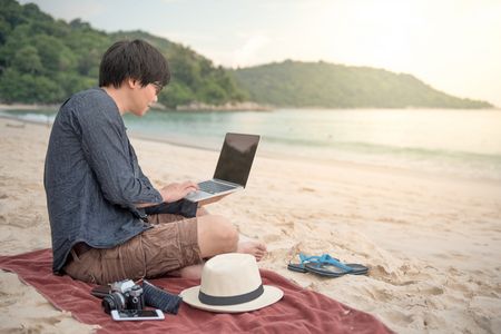 Die Unabhaengigkeit von einem festen Arbeitsplatz ist die Grundlage für Digital Nomads
