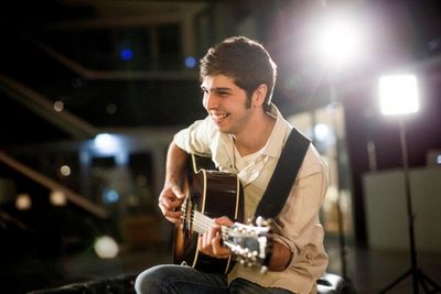 Josh Kumras Herz schlaegt sowohl fuer akustischen Singer-Songwriter-Sound als auch fuer HipHop, R&B, Soul und Pop
