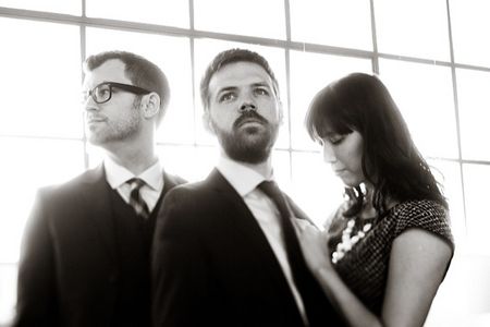 Faded Paper Figures ist ein Synthiepop-Trio