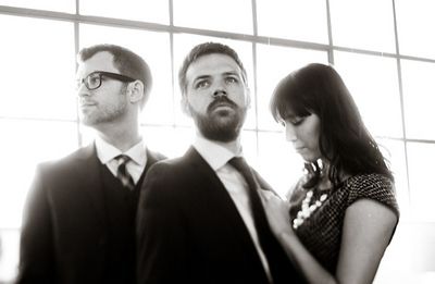 Faded Paper Figures ist ein Synthiepop-Trio
