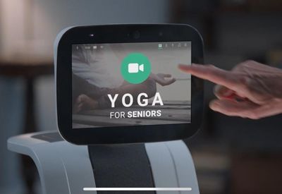 Yoga fuer Senioren ist nur eine von vielen Moeglichkeiten die der Medisana Temi bietet