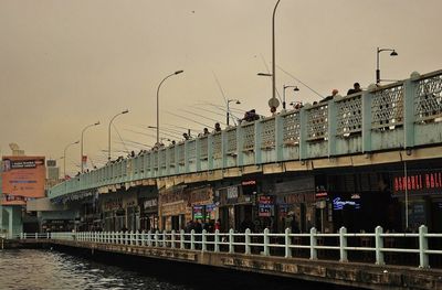Angeln ist ein Freizeit vergnügen in Istanbul