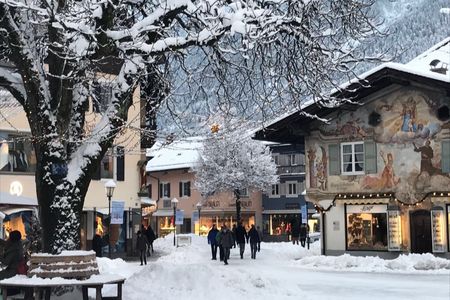 Auf dem Bild ist zwar nicht der Bayerische Wald aber doch Bayern. Rund um den Arber herrschen ideale Wintersportbedingungen – gut kombinierbar mit den Wellness- und Aktiv-Pauschalen des 4-Sterne-Superior-Hotels Bodenmaiser Hof