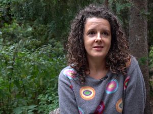 Franziska Hauser ist eine deutsche Autorin und Fotografin Franziska Hauser ist eine deutsche Autorin und Fotografin