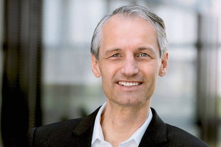 Dr. Jochen Kalka sucht nach neuen Herausforderungen