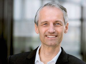 Dr. Jochen Kalka sucht nach neuen Herausforderungen Dr. Jochen Kalka sucht nach neuen Herausforderungen