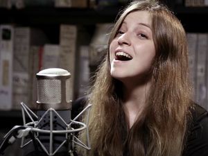 Bislang sind bereits Shows wie ZDF aspekte und ARD Inas Nacht fuer Jade Bird bestaetigt Bislang sind bereits Shows wie ZDF aspekte und ARD Inas Nacht fuer Jade Bird bestaetigt