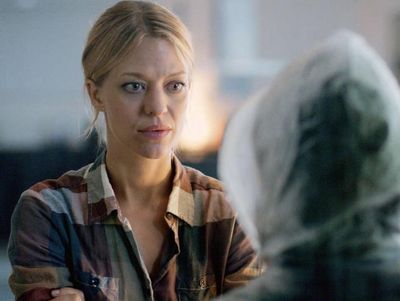 Makatsch-Thriller „Sechzehneichen“ holt Tagessieg. Heike Makatsch hält die Zuschauer in Atem: Der TV-Thriller „Sechzehneichen“, den der Hessische Rundfunk am gestrigen Mittwoch im Ersten ausgestrahlt hat, fuhr mit 5,01 Millionen Zuschauern und einem Marktanteil von 15,7 Prozent den Tagessieg auf dem deutschen Fernsehmarkt ein.