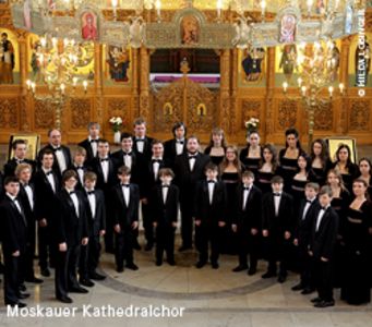 Russlands Kirchen haben ihre ganz eigene Atmosphäre. Worte können nicht beschreiben, was sich letztlich nur erspüren lässt: der goldene Schein der Ikonen, Kerzenduft und der Klang russischer Kirchenmusik.