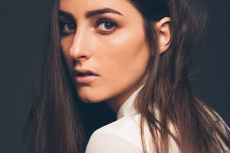Banks ist eine junge frische Saengerin