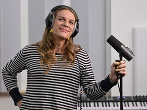 Die neue BVG-Stimme Philippa Jarke